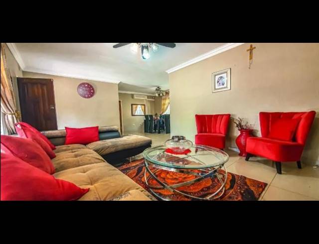 4 BEDROOM HOUSE FOR SALE IN ARBORETUM